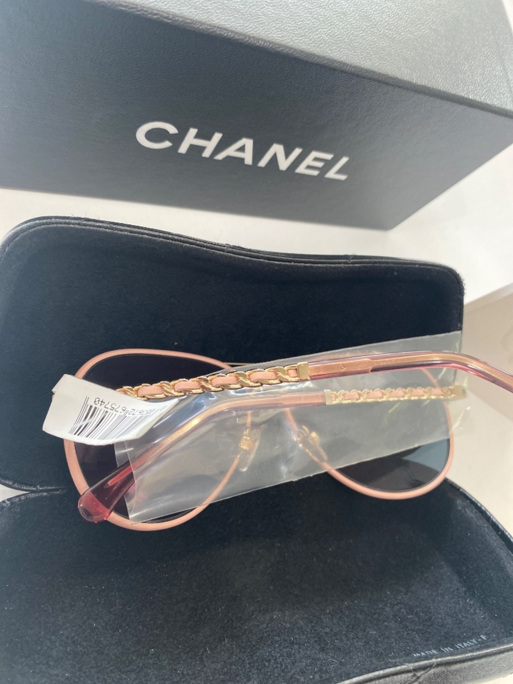 Chanel pink leather pilot sunlasses - Picture 3 of 9